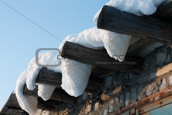 Wooden roof, drooping snow 3