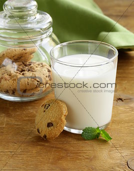 breakfast cookies with chocolate and milk