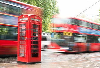 Red Phone cabine and bus in London. 