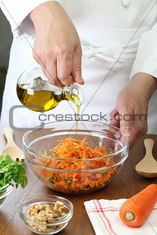making grated carrot salad