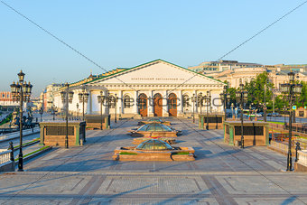 Shooting Manezh Square near the Kremlin at dawn