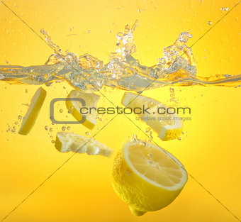  lemon and water splash