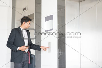 Enter elevator 
