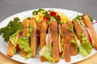 club sandwiches with french fries