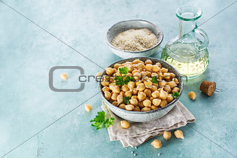 Chickpeas, sesame seeds and oil.