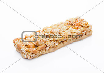 Honey protein cereal energy bar with peanuts