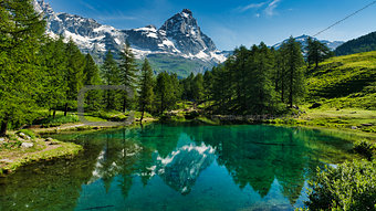 The blue lake and the Matterhorn